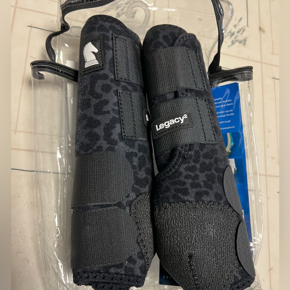 Classic equine legacy 2 hind cheetah medium sport boots